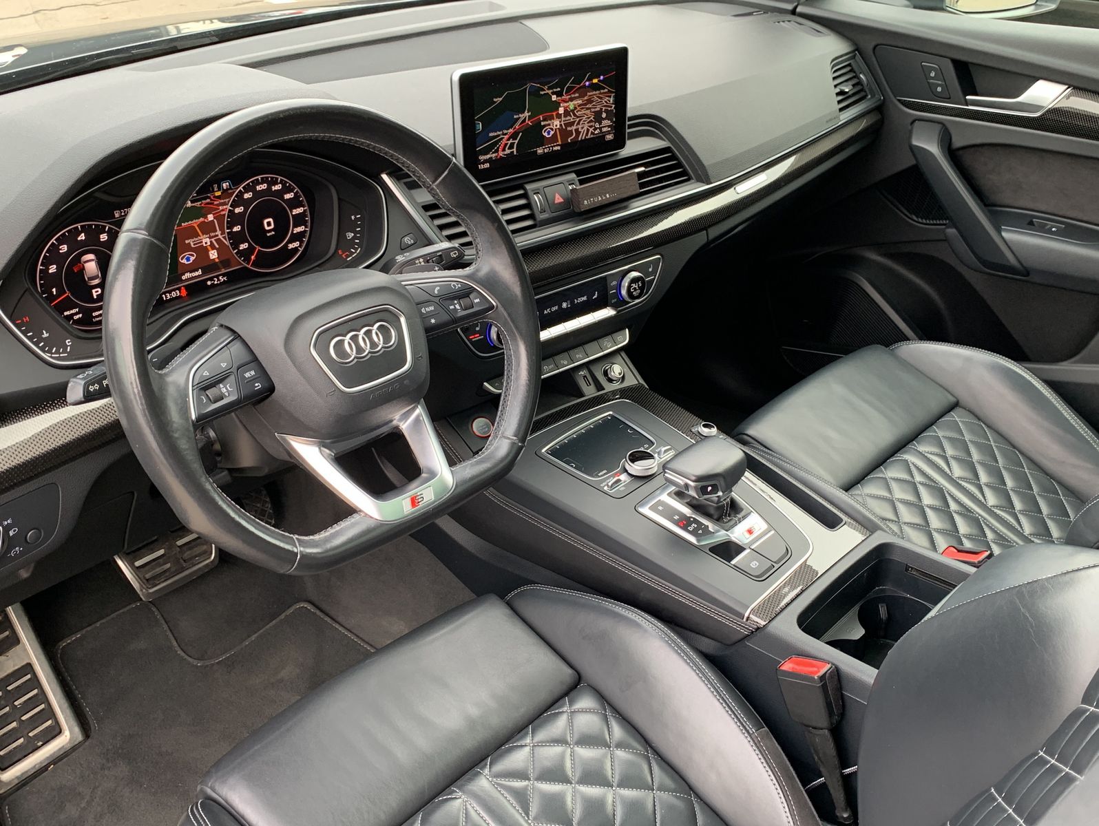 Fahrzeugabbildung Audi SQ5 3.0 TSI 3x S-Line|PANO|R-KAMERA|LUFT|B&O|21"